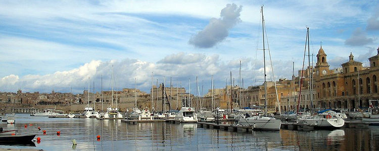 Yacht mooring at Grand Harbour Marina