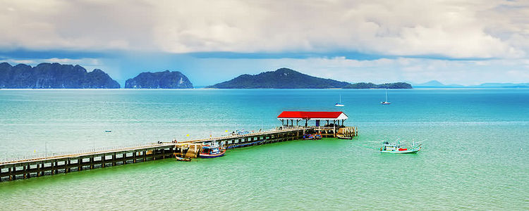 Yacht anchorage near Pan Lo Yai on Lanta Island