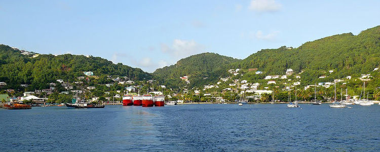 Yachts anchorage in Admiralty Bay