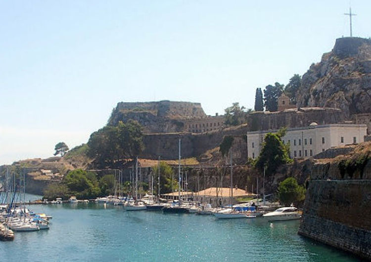 Mandraki Port