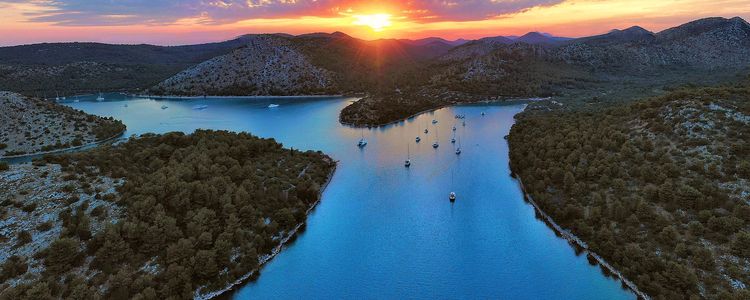 Yacht anchorage in the north of Talascica Bay