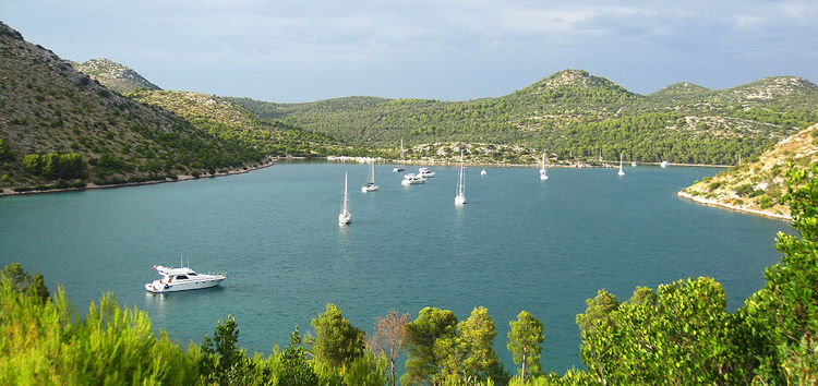 Yacht anchorage in the north of Talascica Bay