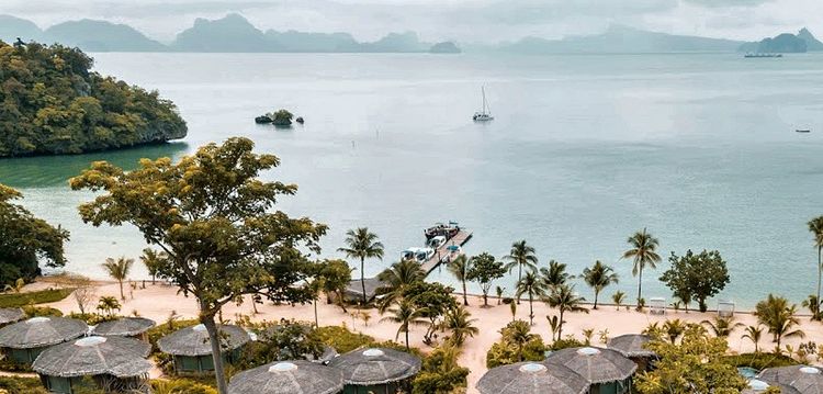 Anchorage of yachts in the northeast of Yao Noi Island