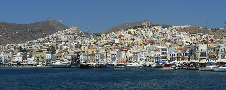 Yacht moorings in Ermoupolis