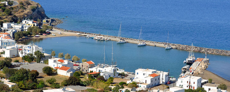 Yacht mooring in Paloi Harbor