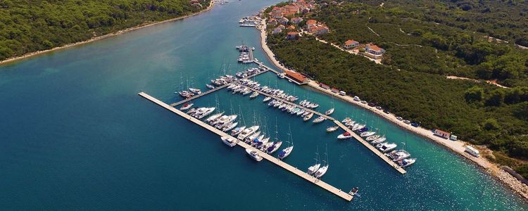 Yacht Marina Veli Rat