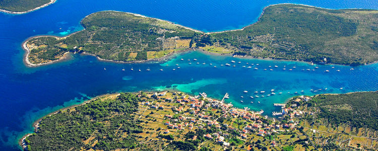 Yacht mooring at Ilovik Island