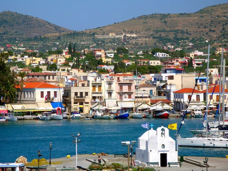 The port and yacht marina of Aegina