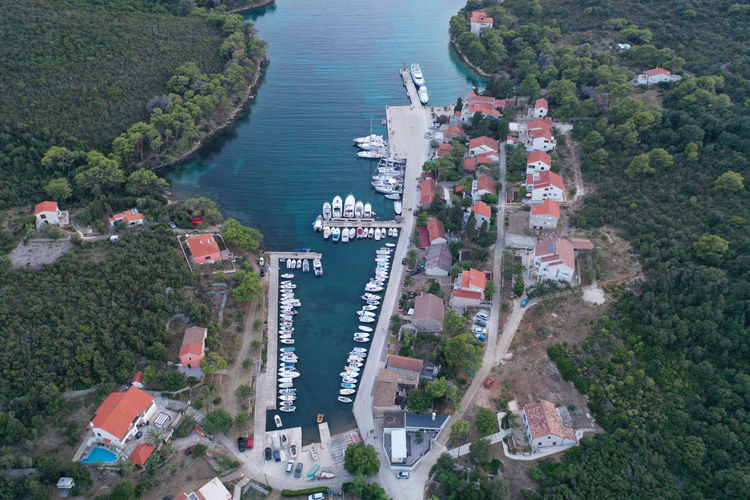 Yacht moorings in Lucina Bay