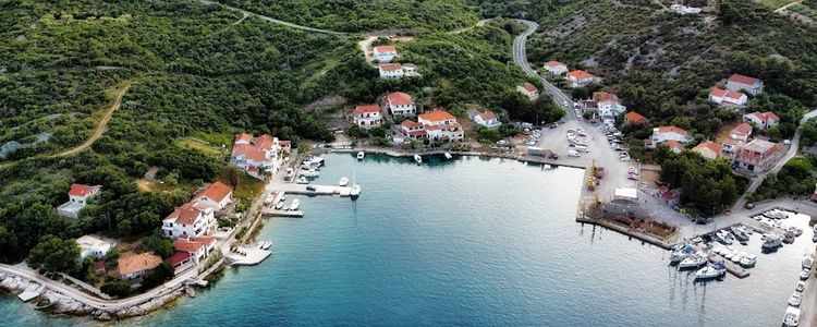 Yacht moorings in Zaglav