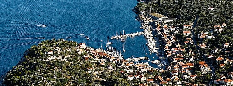 Yacht moorings in Sali