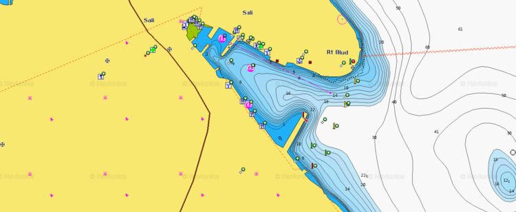 Yacht moorings in Sali