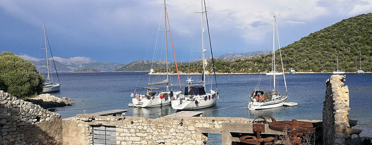 Yacht anchorage in Kefali (Porto Leone)