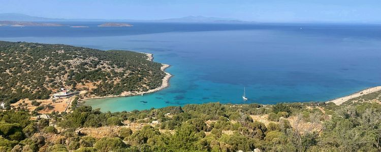 Yacht anchorage in Platys Gialos Bay