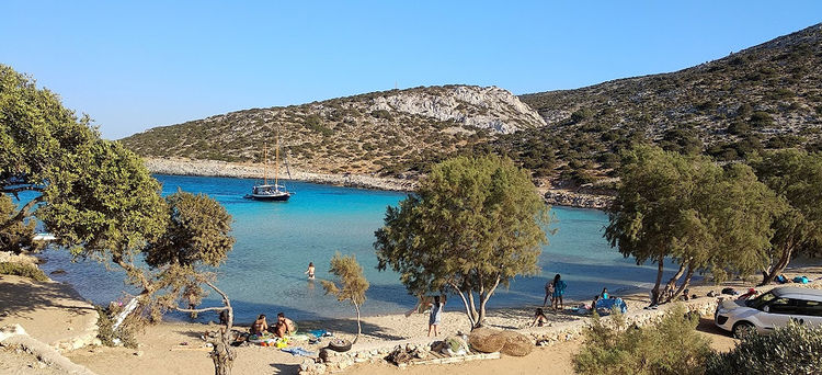 Yacht anchorage in Platys Gialos Bay