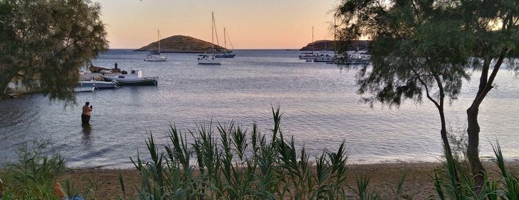 Yacht anchorage at Lyra Island