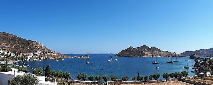 Yacht anchorage in Groikos Bay