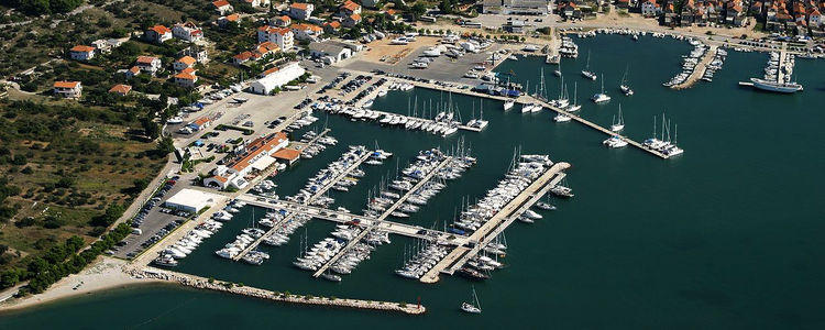 Yacht Marina Hramina