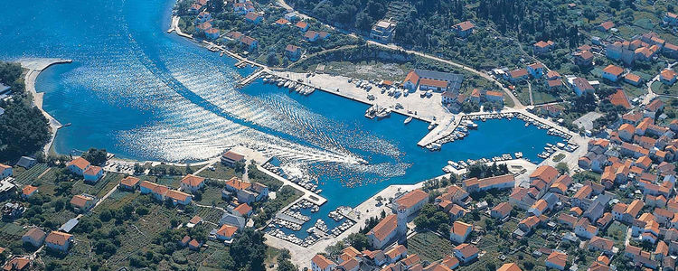 Yacht Marina Veli Iz