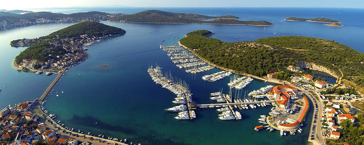 Yachts in the marina Frapa in Rogoznitsa