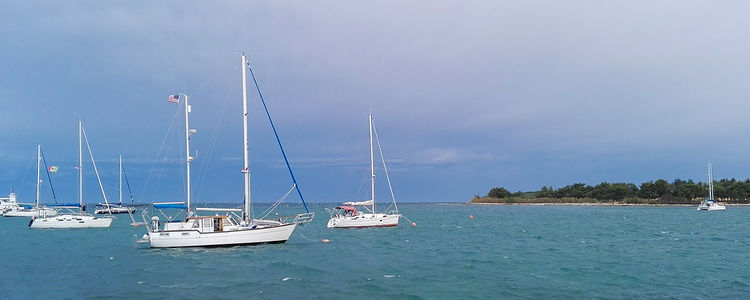 Mooring at the buoys in Karpinjan Bay