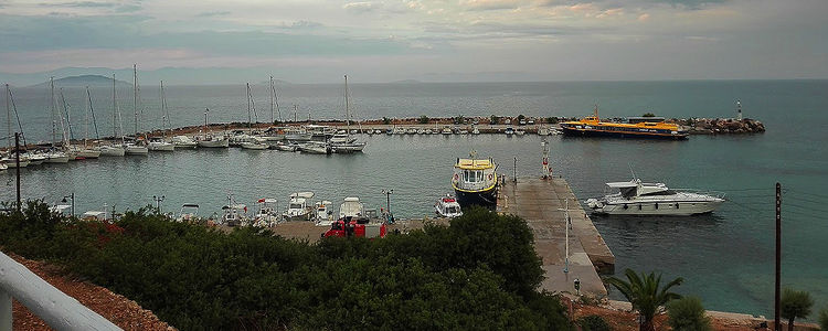 Yacht mooring in Agkistri fishport