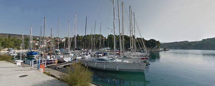 Vlaska yacht marina in Milana