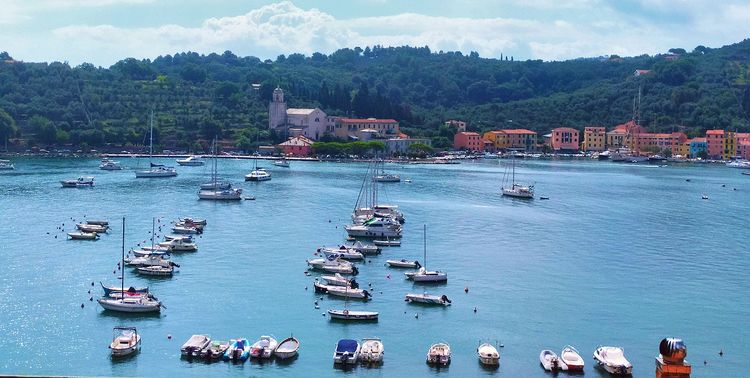 Yacht moorings in Grazio Bay