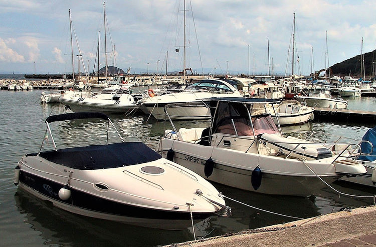 Yacht Marina Cavo