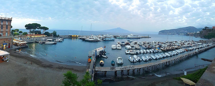 Piccola Yacht Marina in Sorrento