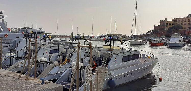 Yacht mooring in Mergellina harbor