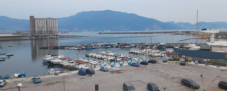 Yacht mooring in Porto Torre Annuciato