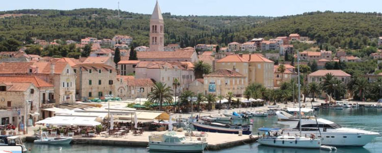 Yacht moorings in Supetar