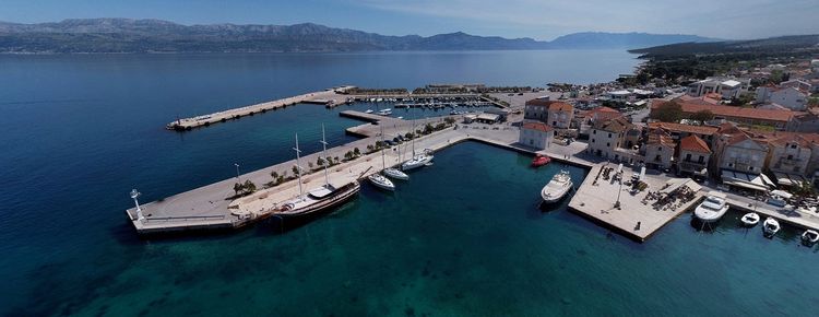 Yacht moorings in Supetar