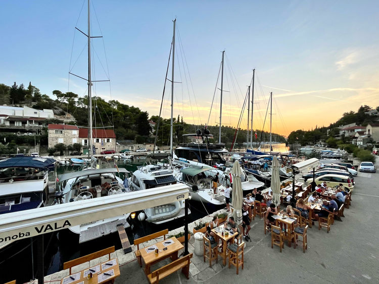 Yacht moorings in Bobovisce