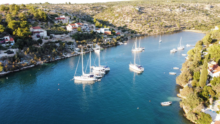 Yacht moorings in Bobovisce