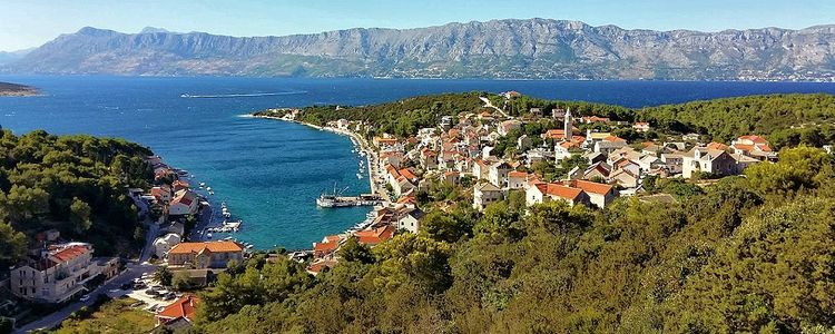 Yacht mooring in Povlja