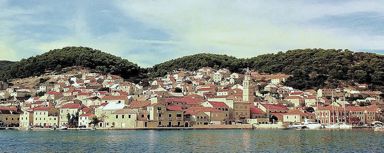 Yacht moorings at the waterfront in Pucisca