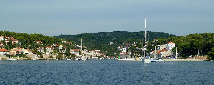 Yacht moorings in Stari Grad