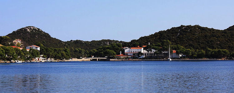 Yacht mooring in Pasadur