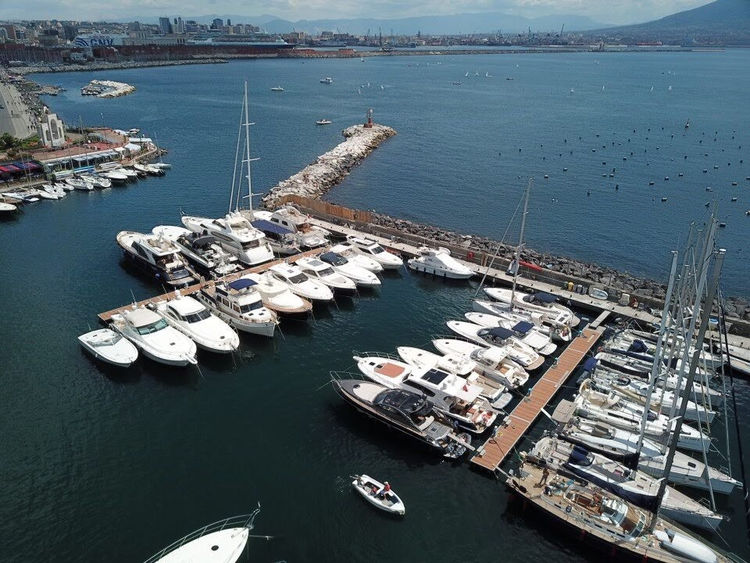 Yacht Marina Ormeggio Santa Lucia