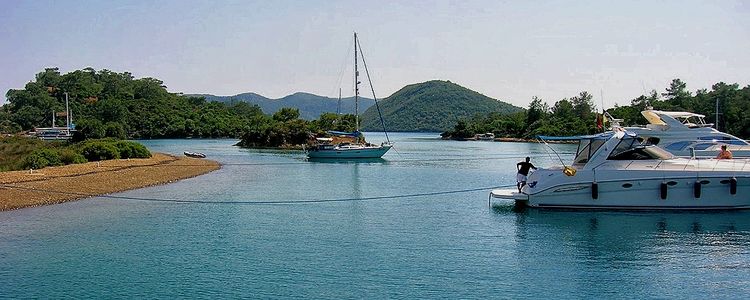 Yachts off the Yassica Islands