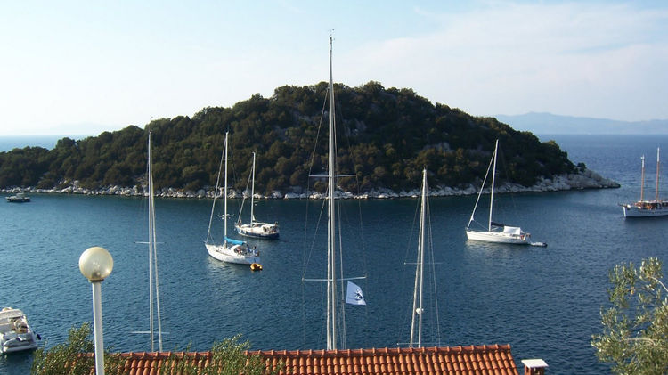 Yacht moorings in Zaklopatica Bay