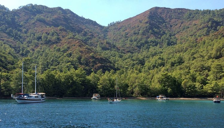 Yacht anchorages in Kuecuek Semize Bay