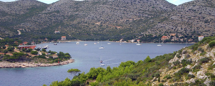 Yacht moorings in Skrivena Bay