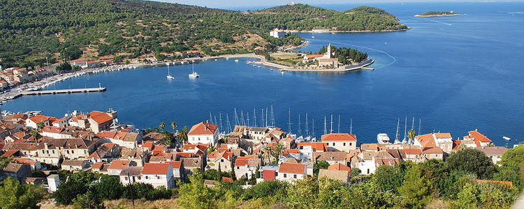 Yacht moorings at Vis town