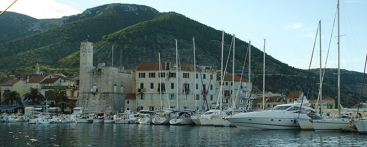 Yacht moorings in Komiza