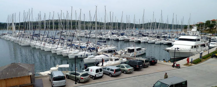 Yacht Marina Mandalina