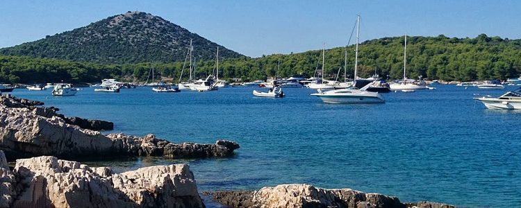 Yacht moorings in Tijascica Bay