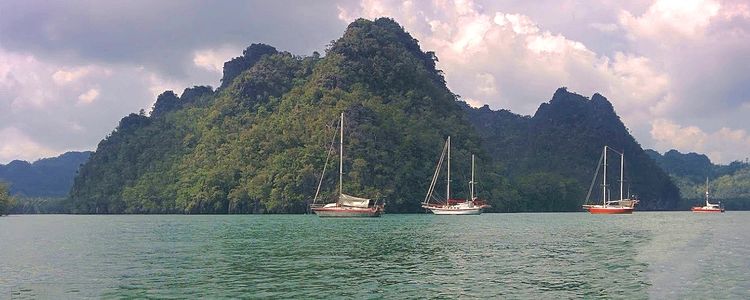 Yacht anchorages in Kilim River